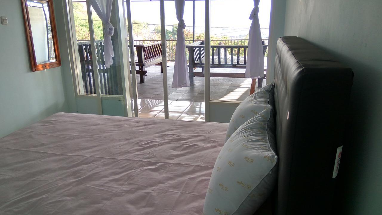 Mawar Hotel Labuan Bajo Exterior photo