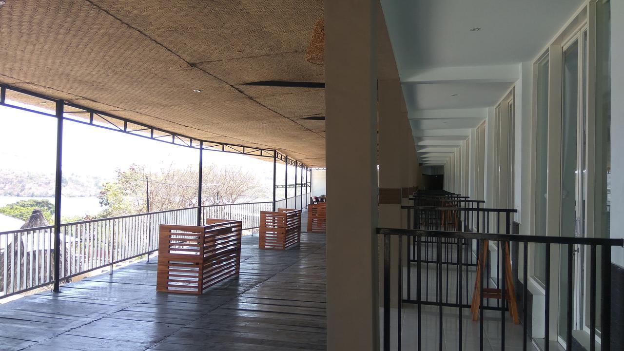 Mawar Hotel Labuan Bajo Exterior photo